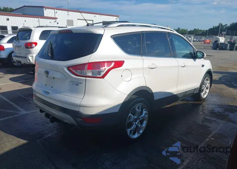 2013 Ford Escape Titanium z USA, uszkodzony, nr VIN 1FMCU9J90DUB90153